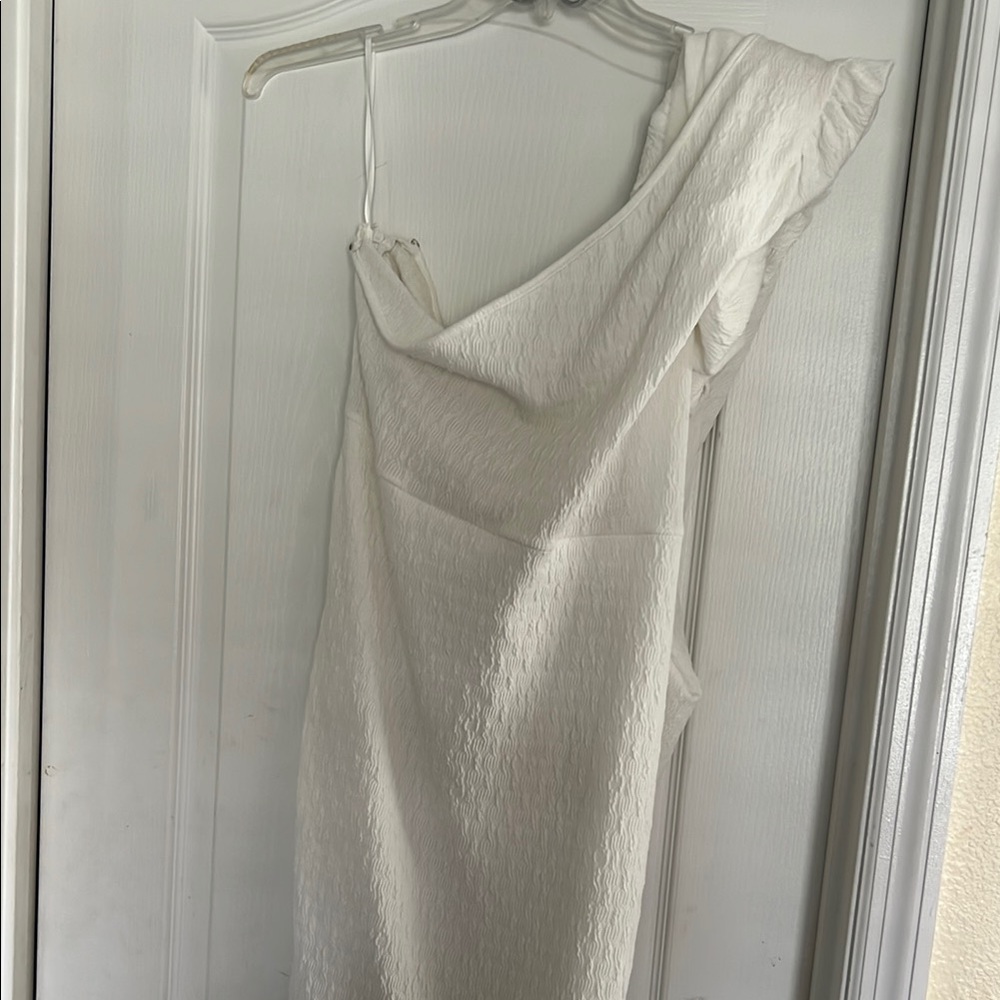 Elegant White One-Shoulder Dress